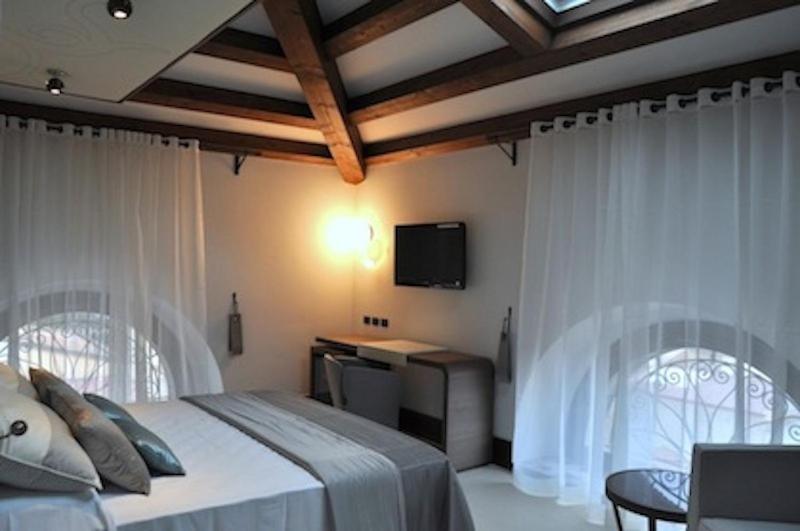 Hotel Palazzo Fortunato SantʼAgata di Militello Стая снимка