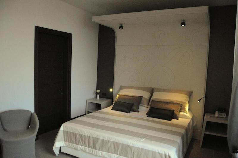 Hotel Palazzo Fortunato SantʼAgata di Militello Екстериор снимка