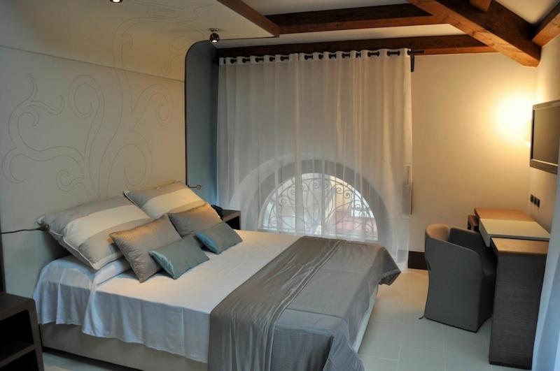 Hotel Palazzo Fortunato SantʼAgata di Militello Екстериор снимка